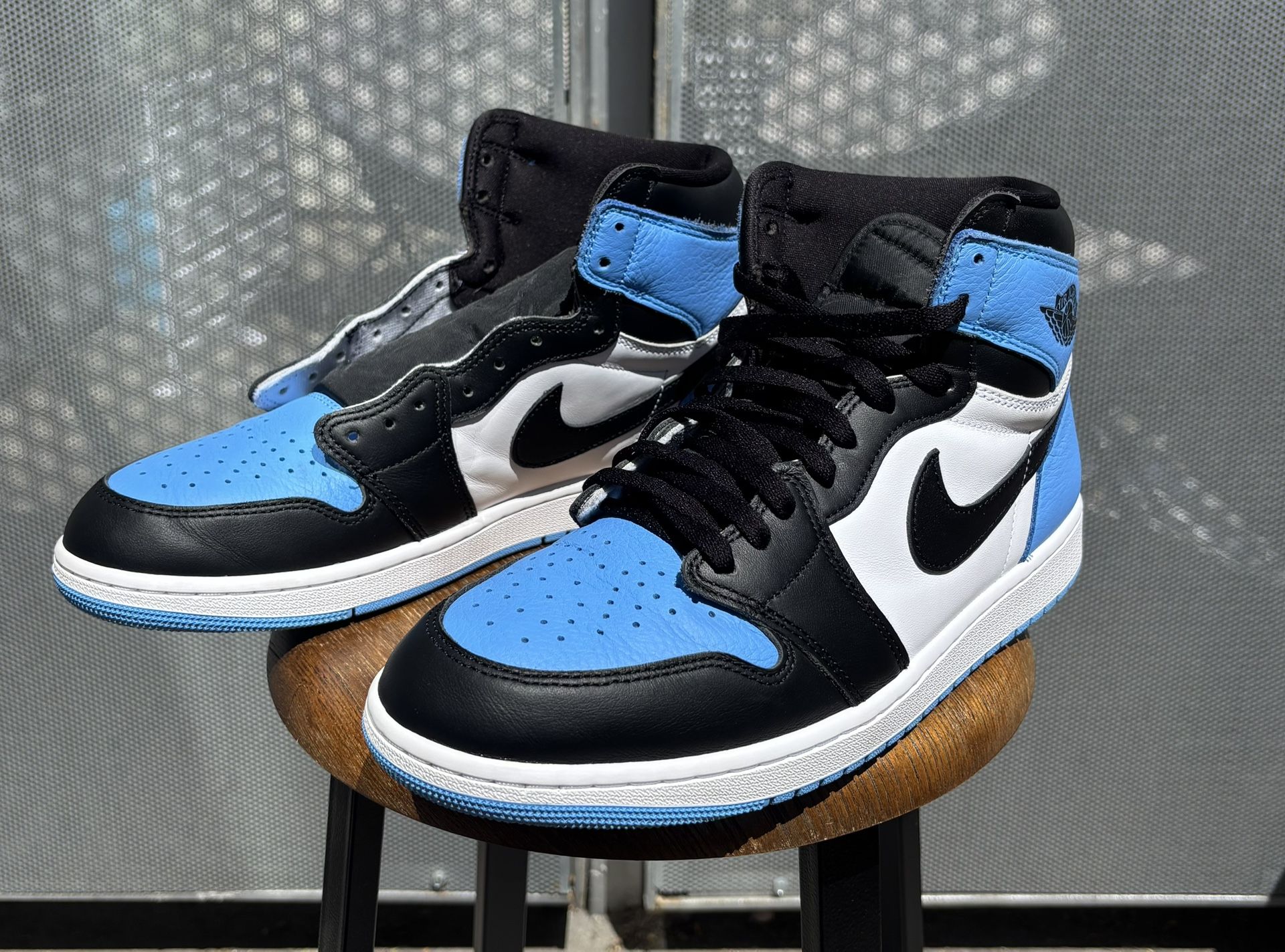 Air Jordan 1 Retro High OG UNC Toe Size 12