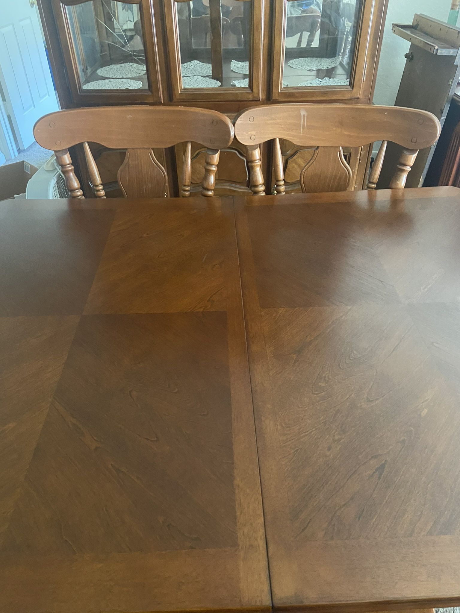 Wood Dining Room Table & Chairs