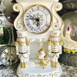 Bath And Body Works Working Clock 3 Wick Candle Pedestal 
