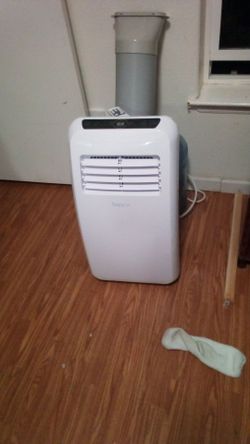 Brand new window air conditioner brand ne