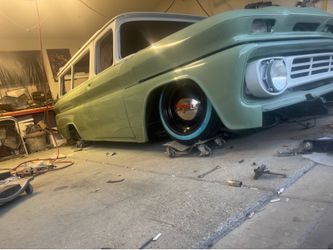 1962 Clamshell Suburban