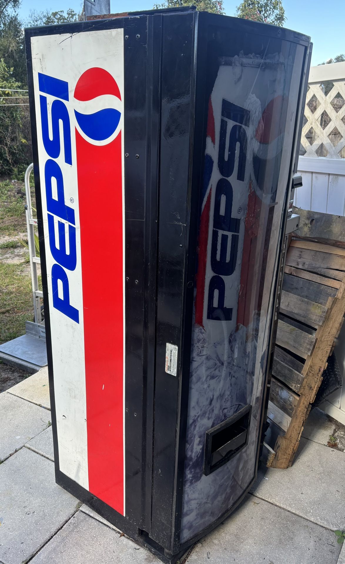 Vending Machine ( Needs Fix)