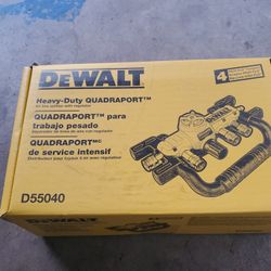 DEWALT  Quadraport