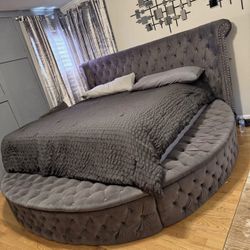 ROUND BED in Grey W/ STORAGE 👌🏻
