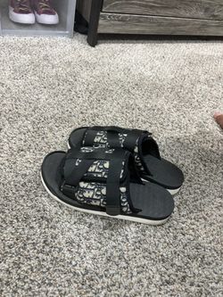 Dior slides