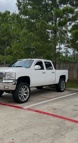 Trading-selling these tires and rims for wides