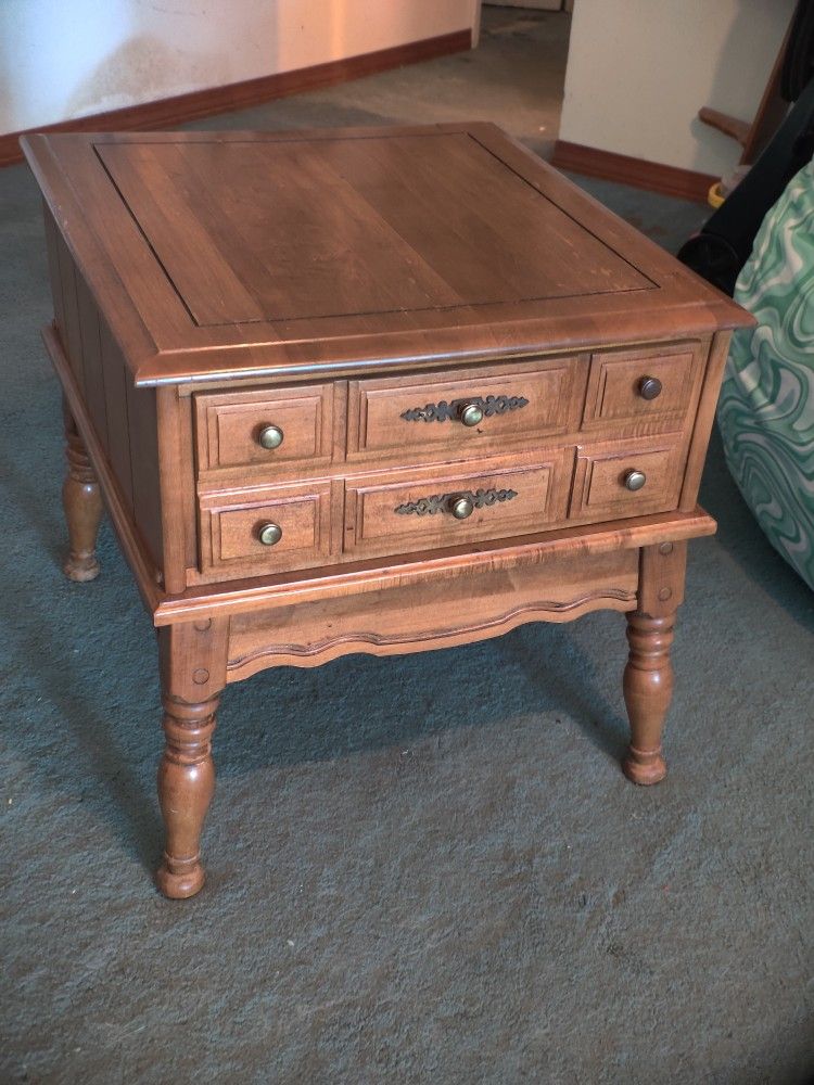 Solid Wood Vintage Corner / End Table