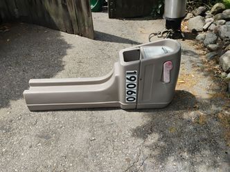 Good vinyl roadside mailbox