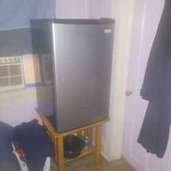 Magic Chef Refrigerator 