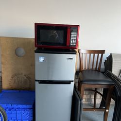 Fridge And Microwave 