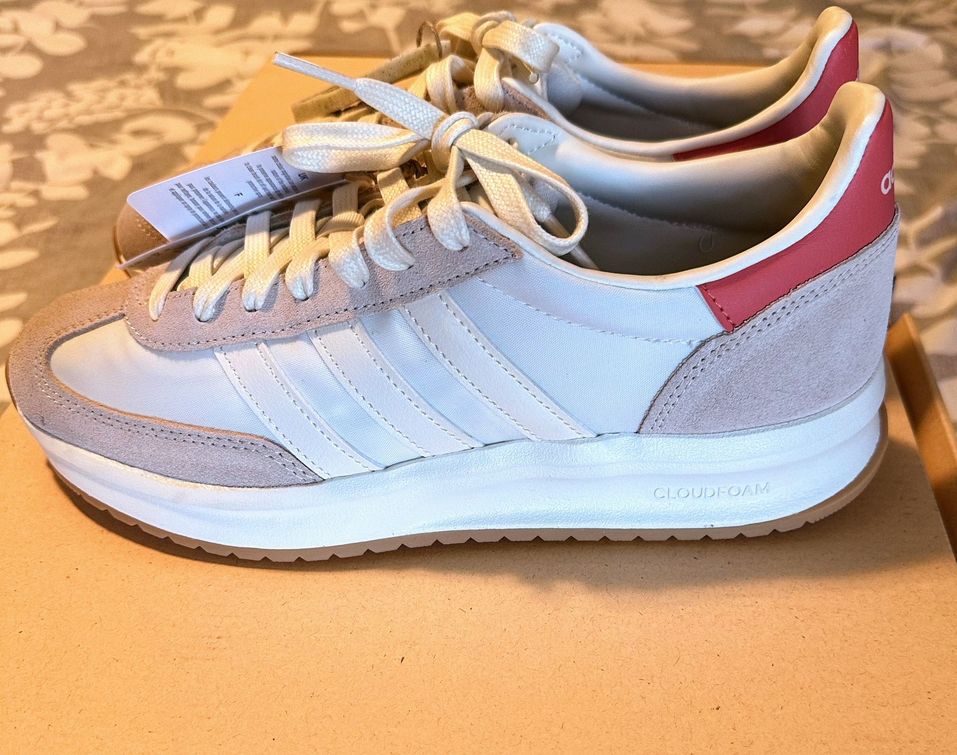 Adidas Run 70s 2.0 Women’s Sneakers Size 8