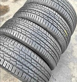❇️🛞215/60/17 Vendo aet de Tires con 80% de vida las 4