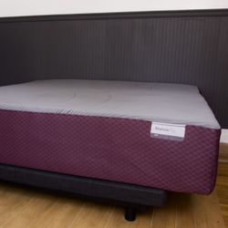 King Purple Restore plus Mattress Like New!! Premium Comfort!! 