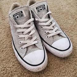 $20 Womens ⭐ Converse  Size 8