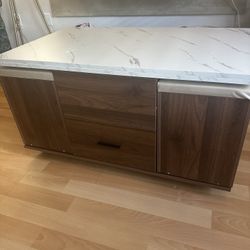 Brand New Lift Top Table With 4 Stools 