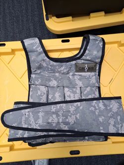 CROSS Adjustable Weighted Vest – Gray Digital Camo – Fitness & Strength Training