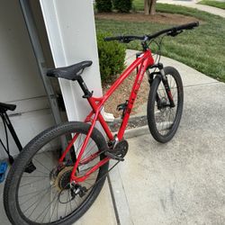 Haro Mountain Bike – Disc Brakes – Good Condition