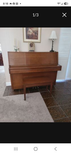 Piano YAMAHA