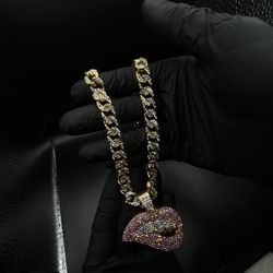 Gold plated-diamond -necklace with Lip kPendant