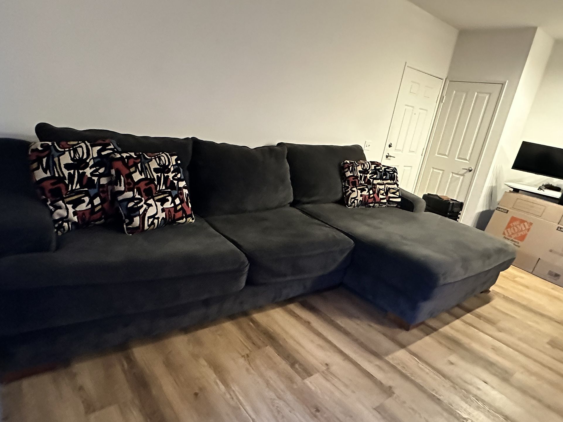 Couch With Chaise
