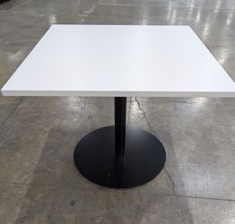 BLUEFOX FURNITURE Modern White Square Pedestal Table