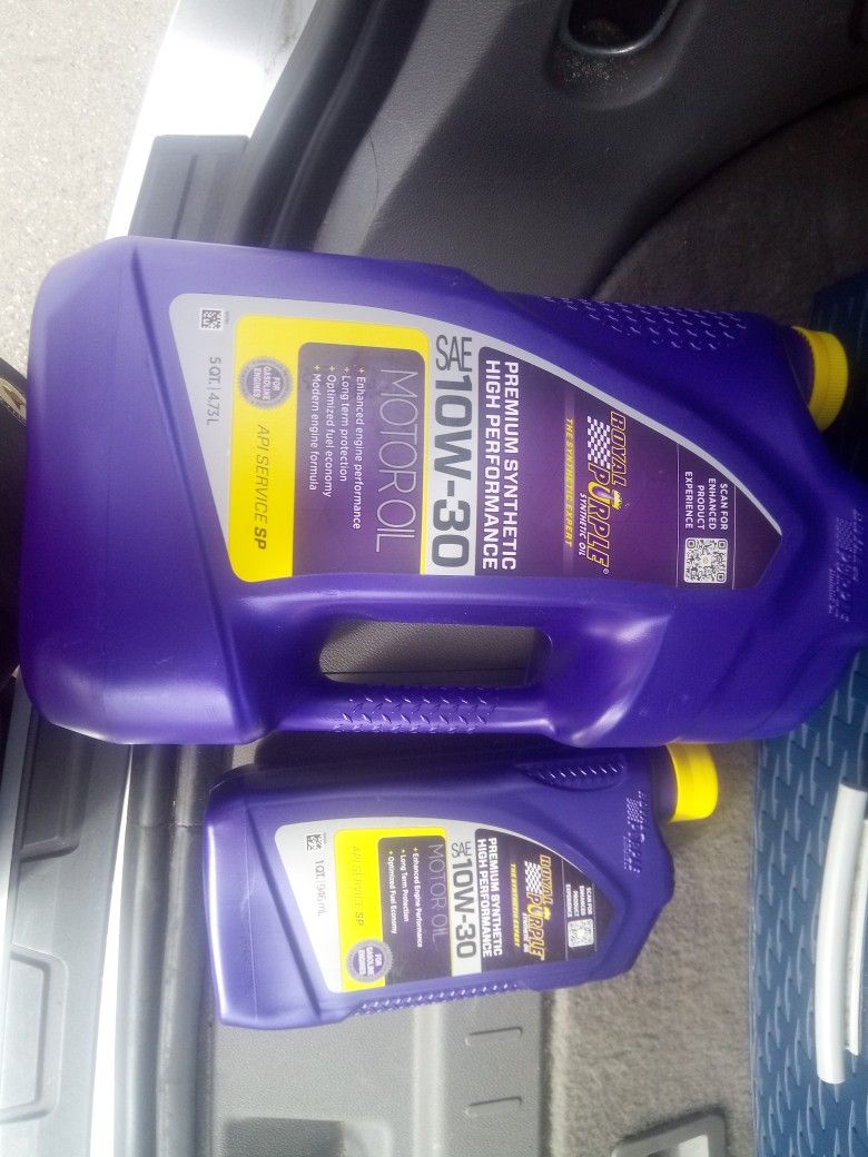 10w 30 Royal Purple Motor Oil (New)
