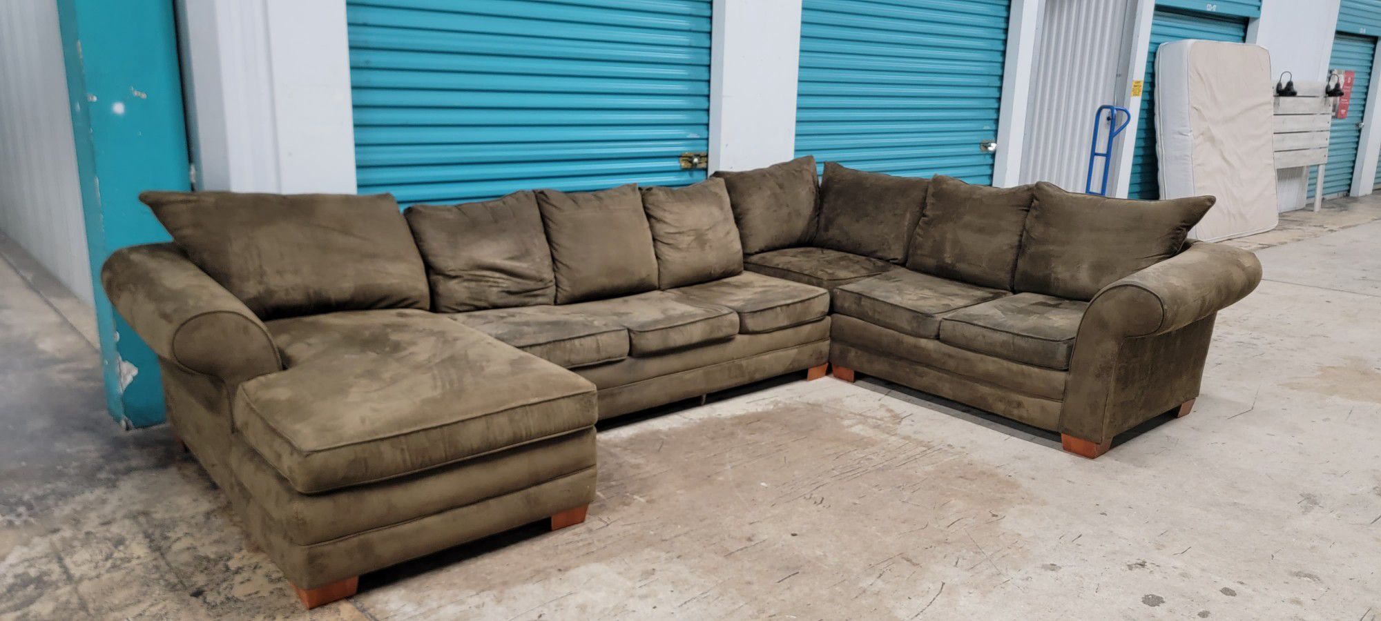 Beautiful Kevin Charles Sectional Couch With Pull Out Bed Free Delivery 