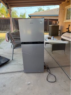 Mini fridge