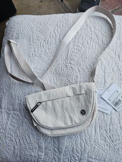 Lululemon All Night Festival Bag Micro – White Opal / Silver – NWT