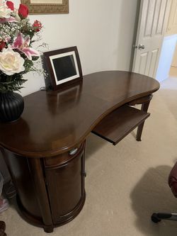 Kidney Style Desk. Real Solid Wood !!!