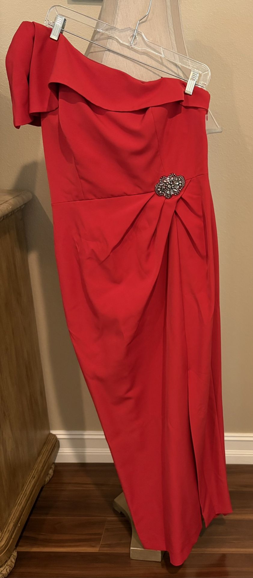 $75 Alex Evening Beautiful Gown Size 12