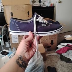Vans Almost Like New Size 5 