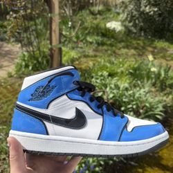 Signal Blue Jordan 1 Mid Size 9.5