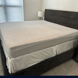 Sleep Number p5 Smart Bed (California King) with integrated split smart base.