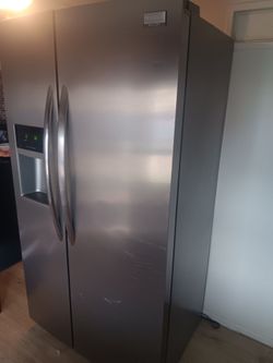 Stainless steel side-by-side refrigerator
