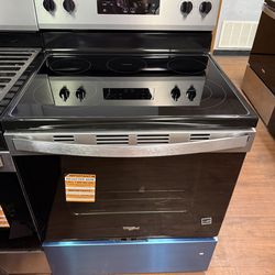 New Whirlpool 5 Burner Electric Range with No Preheat & Steam Clean
