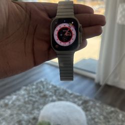 Apple Watch Ultra (GPS+ Cellular) 49mm Titanium Case with Alpine Loop