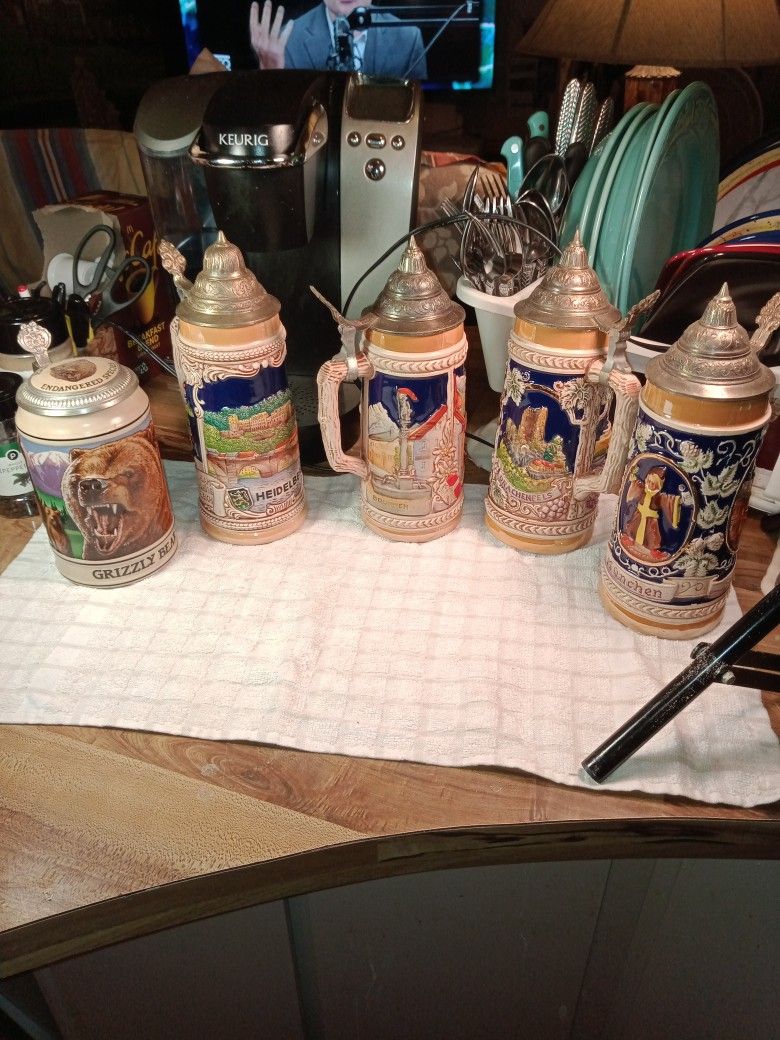 13 Vintage Mugs And Steins https://offerup.com/redirect/?o=Q29sbGVjdGlvbi5CZXN0 Offer Accepted