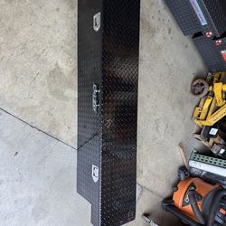 Dee Zee DZ6170NB Specialty Series Single Lid Narrow Crossover Tool Box full size trucks