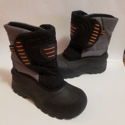 Snow boots Boys size 3