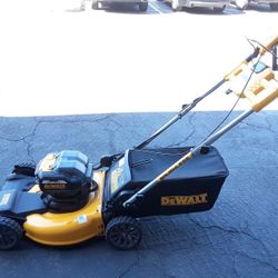DeWalt 20 Volt Self-propelled Lawn Mower. New