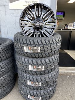 FUEL WHEELS 20x10 5 LUG RT 275/55/20 ON SALE!!!!!!