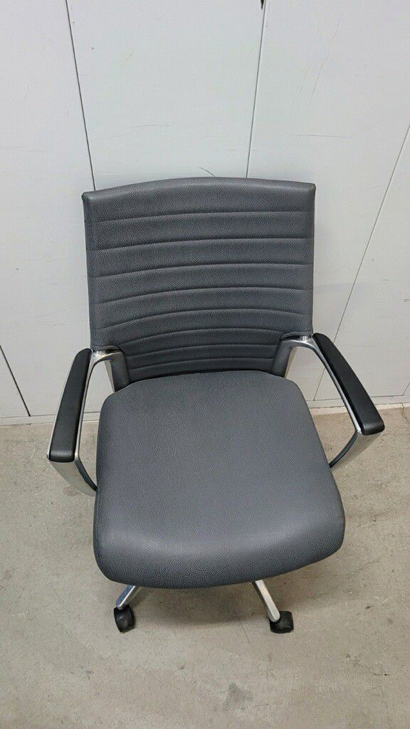 Comfortable Task Chair In Good Conditions 