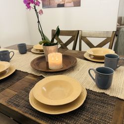 Dinnerware Set