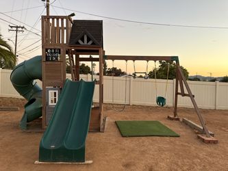 KidKraft Wooden Playset / Swing Set with Slides & Clubhouse