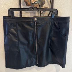 Women's Faux Leather Skirt Size XXL 19
