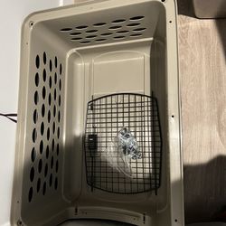 Pet Mate kennel 32”x22.5”x24” For 30-50lb Dog.