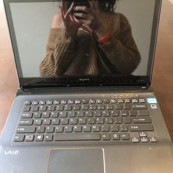 Sony Vaio SVE14AJ16L