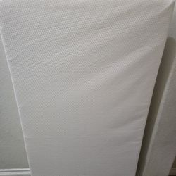 Graco premium foam crib mattress with protective cover