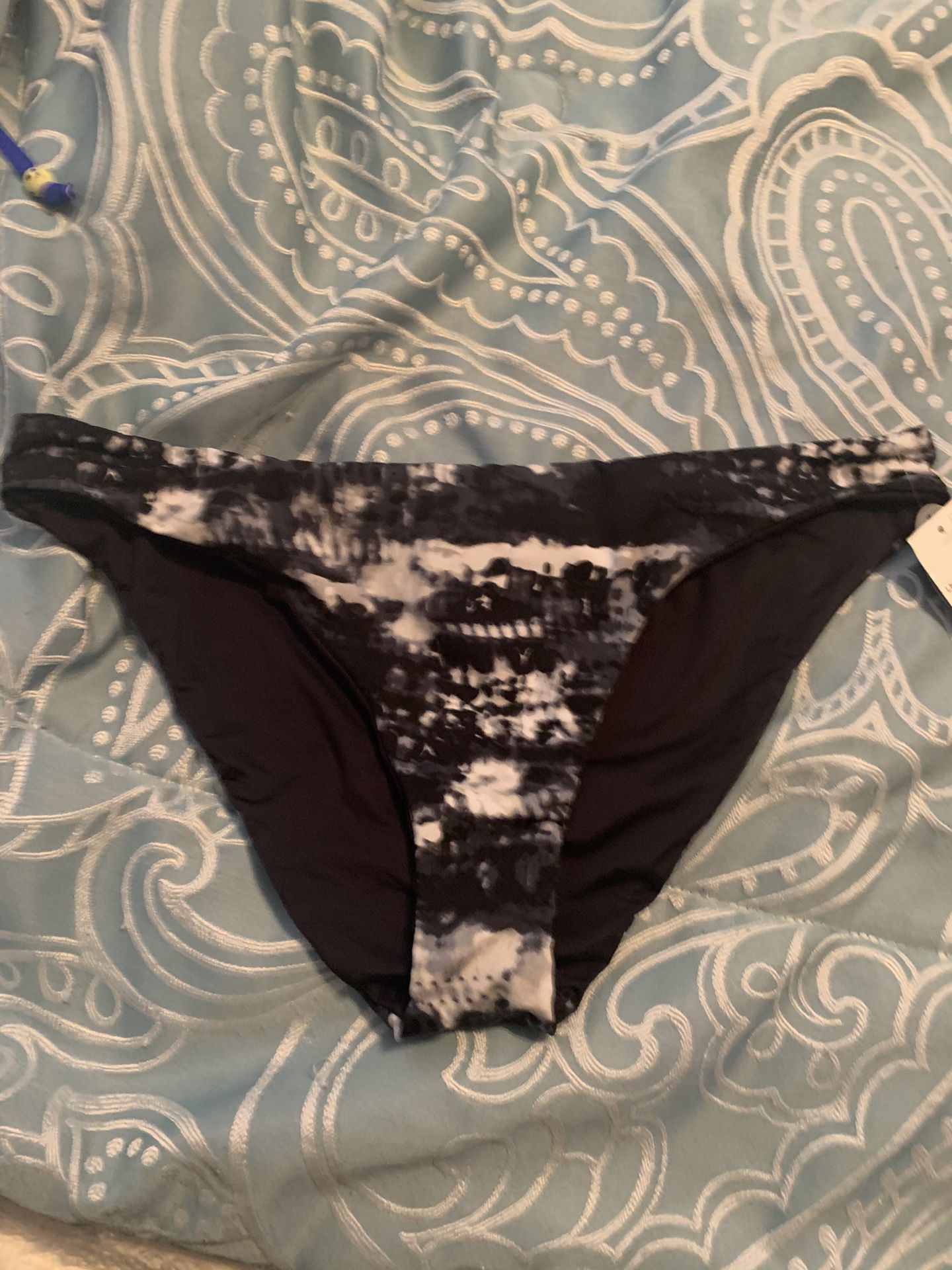 NWT Macy Size L Reversible Black Bikini Bottom